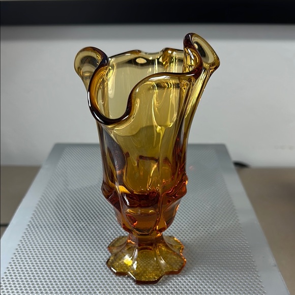 Fenton Handkerchief Amber Glass Vase Elegant Home Accent - Picture 3 of 10